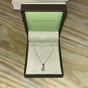 Pearl earring and necklace set